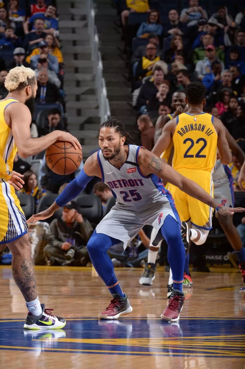 左右脚都碰 左右脚都碰